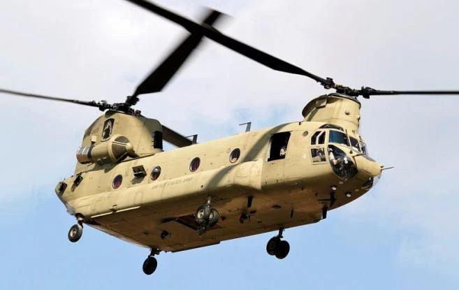 Κόβει την ανάσα: Η παράτολμη προσγείωση Chinook για μια διάσωση (βίντεο)